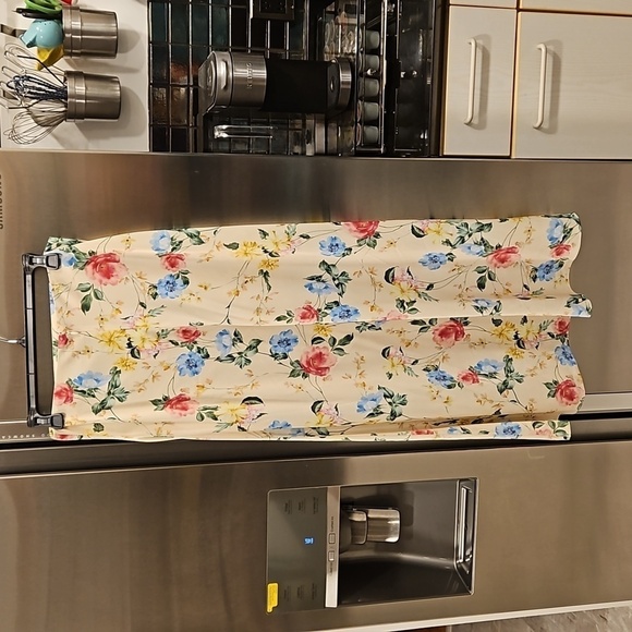 💕FAVORITE DAUGHTER💕 Ruched Skirt ~ Yellow Whispering Floral Print Small S NWT - Picture 2 of 8